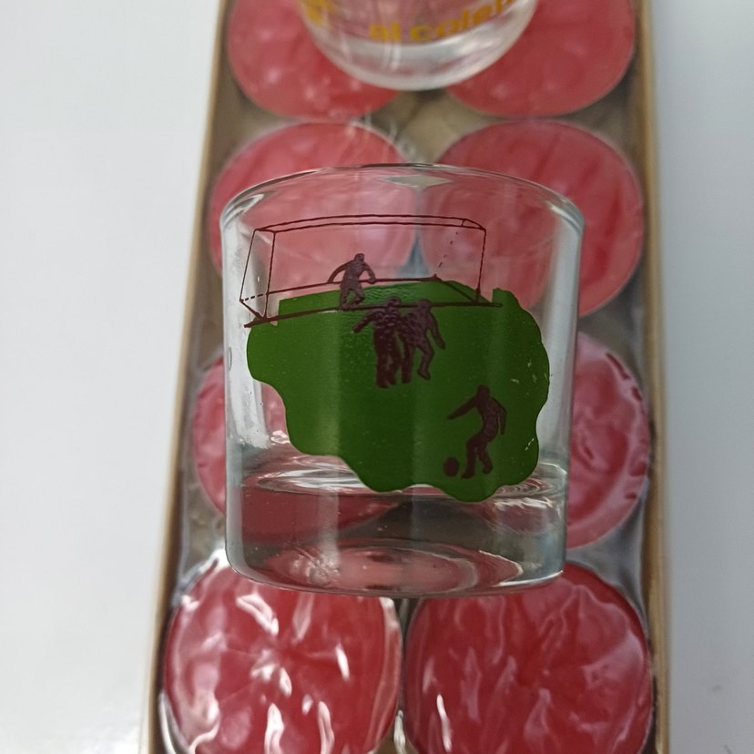 Kırmızı Tealight Mumlar ve İki Cam Mumluk - Görsel 3