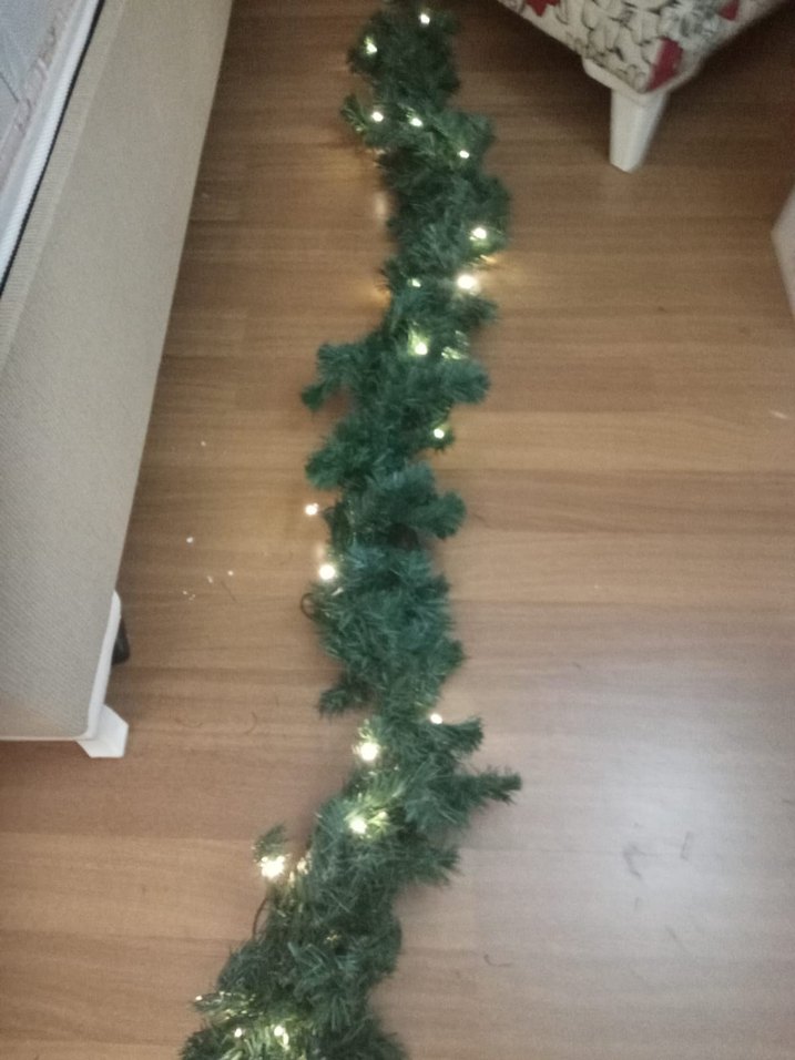 Işıklarla Süslenmiş Yeşil Yılbaşı Çelengi - Görsel 4