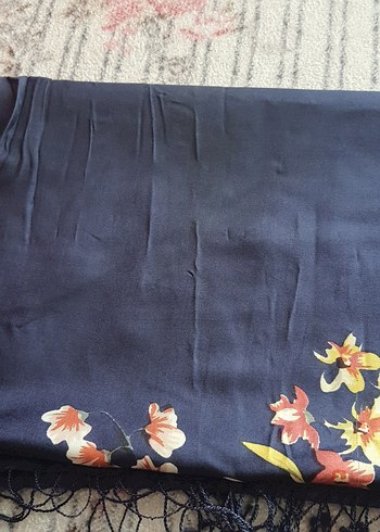 Çiçek Desenli Bohem Kadın İpek Şal - Görsel 4