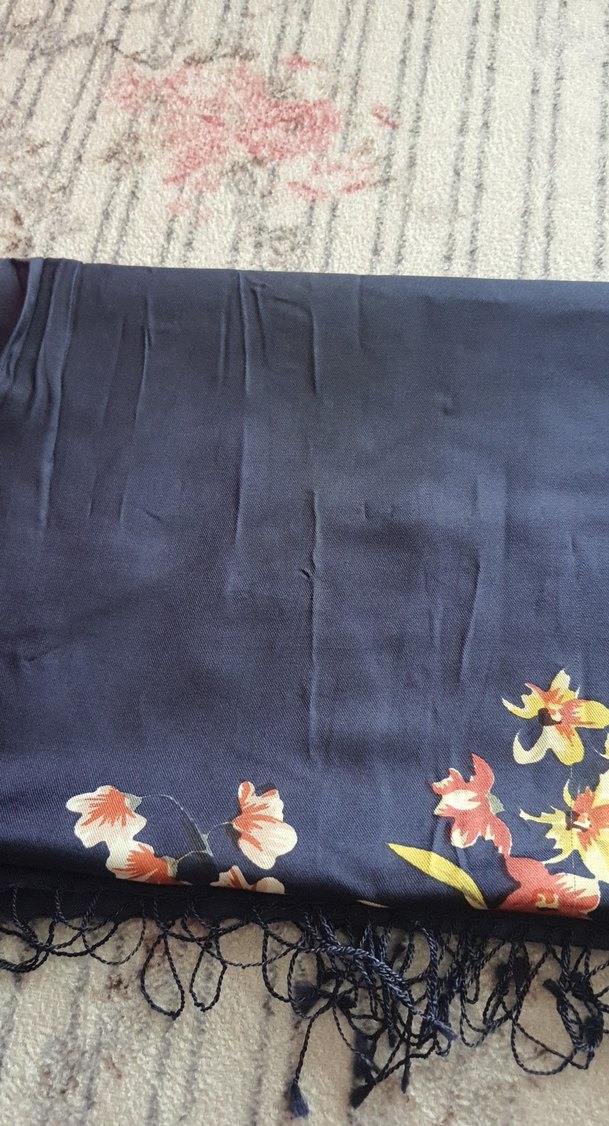 Çiçek Desenli Bohem Kadın İpek Şal - Görsel 4