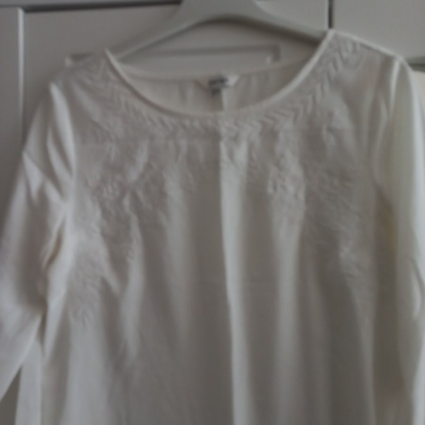 Bohem İşlemeli Beyaz Keten V Yakalı Bluz - Görsel 2