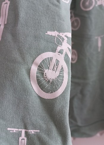 Gri Üzerinde Pembe Bisiklet Desenli Üç Tekerlekli - Görsel 3