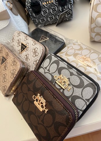 Guess Guess Kadın Bej Baskılı Fermuarlı Cüzdan