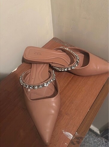 Zara Taşlı terlik