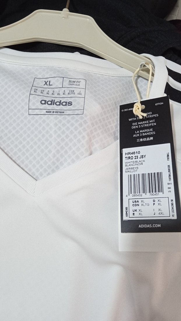 Adidas Beyaz V Yaka Spor Tişört - Görsel 2