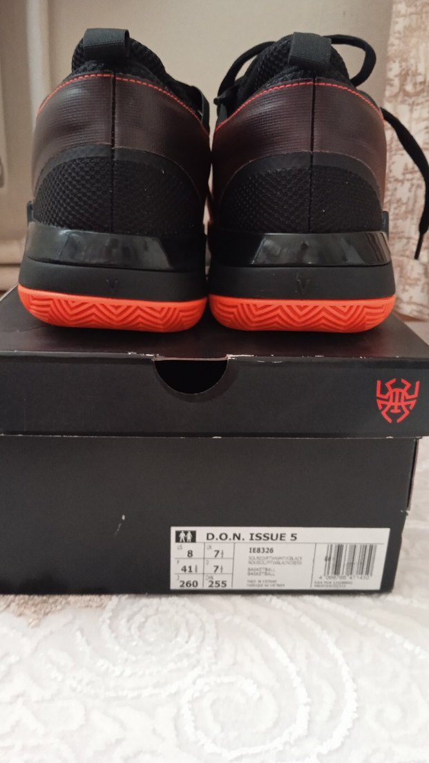 Turuncu Renkli Adidas Basketbol Ayakkabısı - Görsel 3