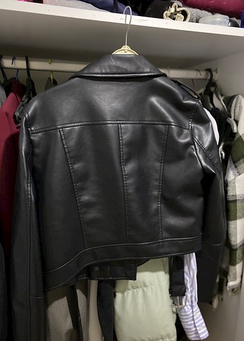 l Beden Stradivarius Kemerli Siyah Deri Biker Ceket