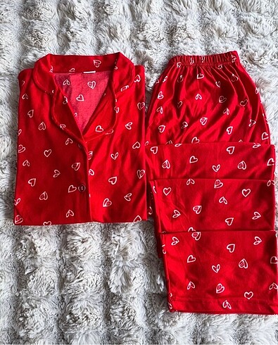 l Beden kırmızı Renk Kalp desenli süet pijama takımı