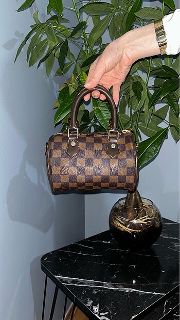 LV mini çanta