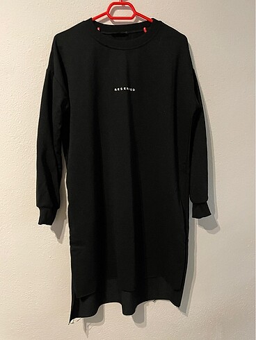 Siyah renk, uzun sweatshirt