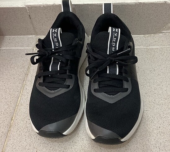 Under Armour Charged Aurora Kadın Antrenman Ayakkabısı.