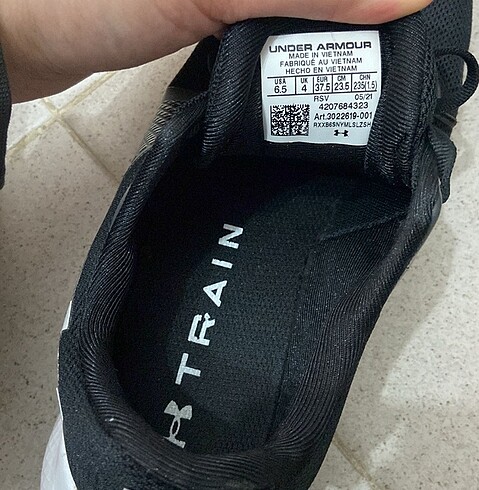 37,5 Beden siyah Renk Under Armour Charged Aurora Kadın Antrenman Ayakkabısı.