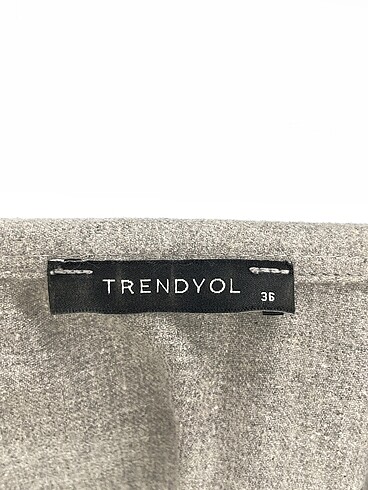 36 Beden gri Renk Trendyol & Milla Gömlek %70 İndirimli.