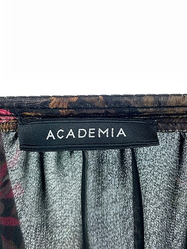 34 Beden siyah Renk Academia Bluz %70 İndirimli.