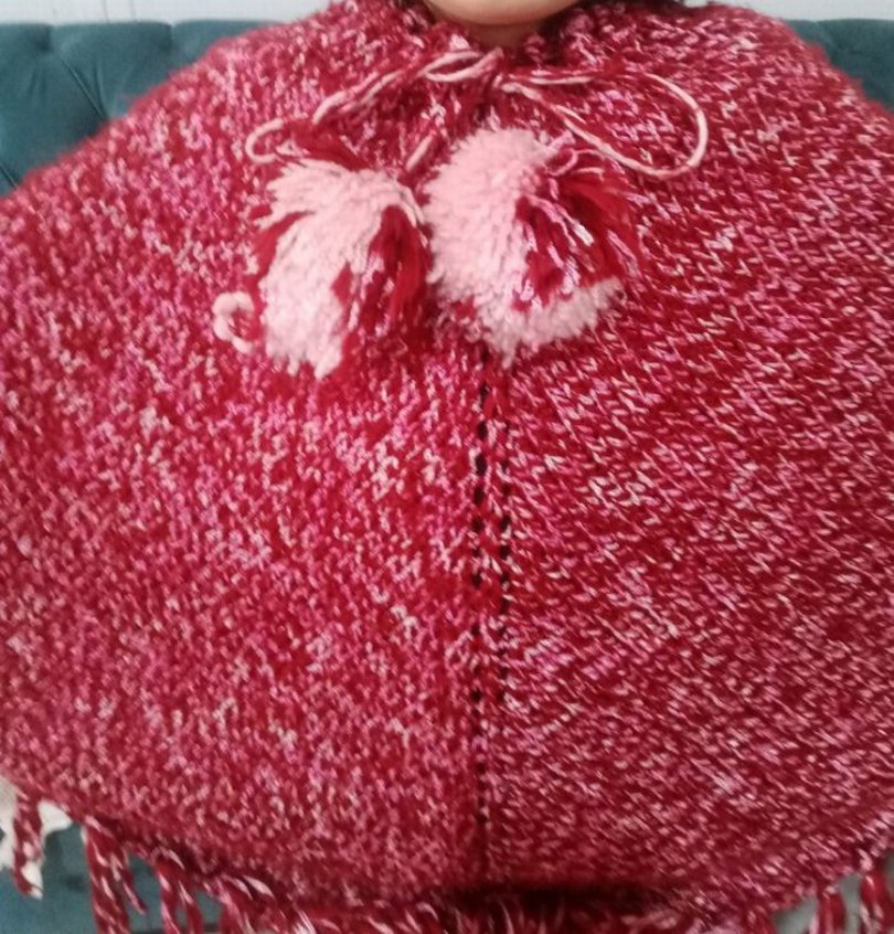 Kız Çocuk Kapüşonlu Örgü Pelerin - Görsel 5