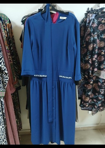 Klasik Şıklıkta Uzun Lacivert Elbise - Görsel 3