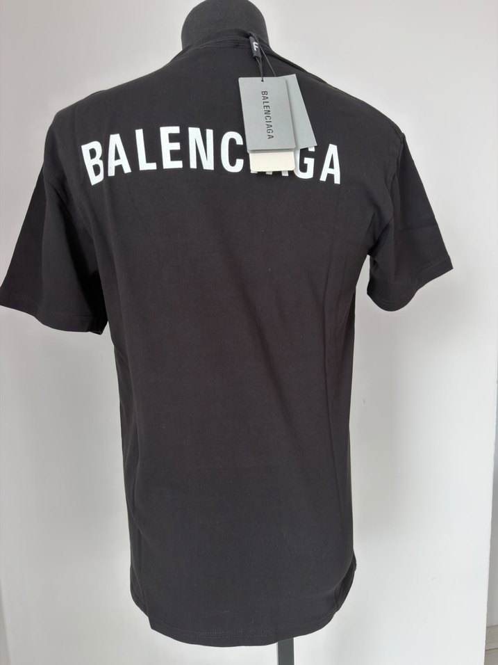 Balenciaga Siyah Bisiklet Yaka Tişört — görsel 2/4