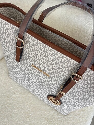 Michael Kors Büyük Kova Çanta