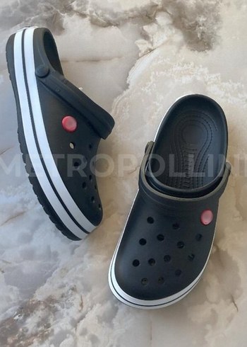 Crocs 38