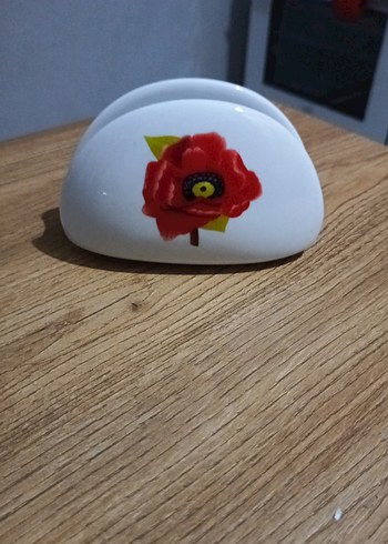 Beyaz Çiçek Desenli Tırnak Süsü