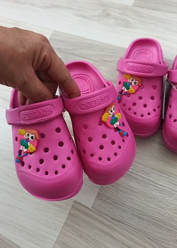 28 Beden Kız Çocuk Pembe Pop Kültür Baskılı Terlik