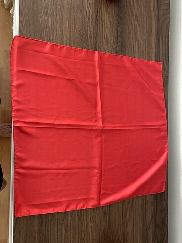  Beden kırmızı bandana
