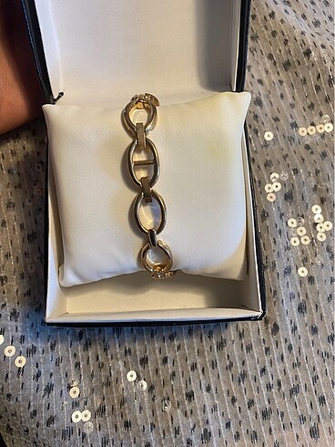 Avon Gold taşlı kıskaçlı saat