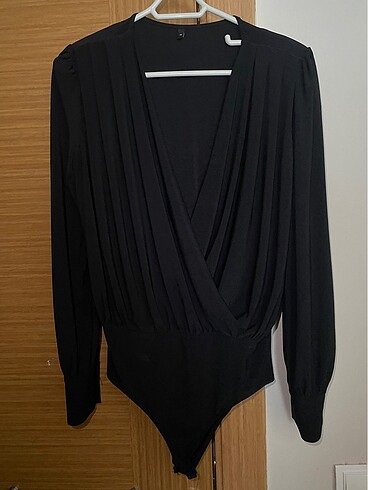 çıtçıtlı siyah bluz