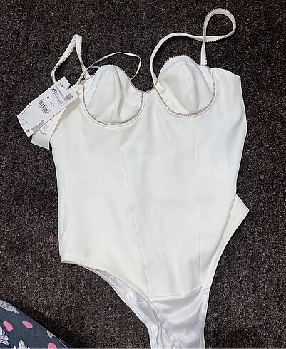 Zara korse body