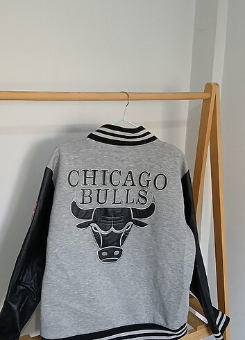 Chicago Bulls yarı deri kolej ceketi