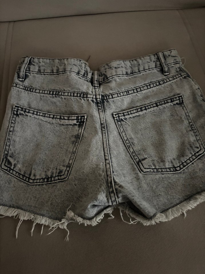 Gri Mini Denim Şort - Görsel 2