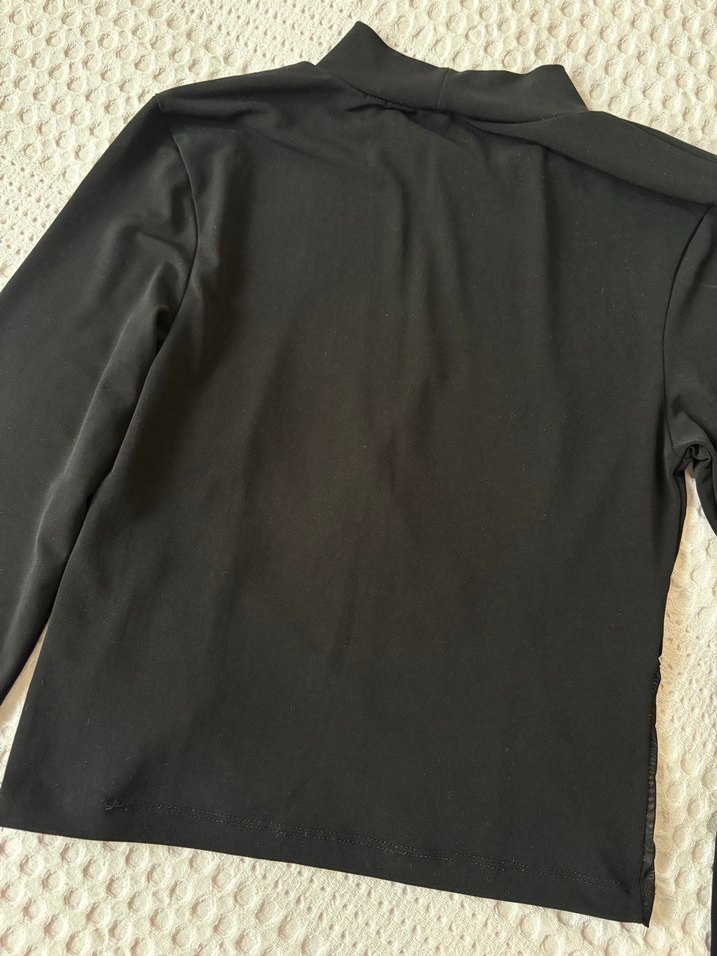 Siyah Transparan Detaylı Balıkçı Yaka Bluz - Görsel 3