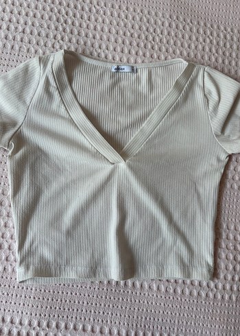Beyaz V Yaka Kısa Kollu Crop Top