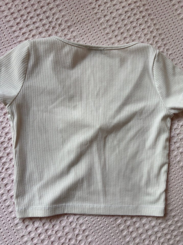 Beyaz V Yaka Kısa Kollu Crop Top - Görsel 2