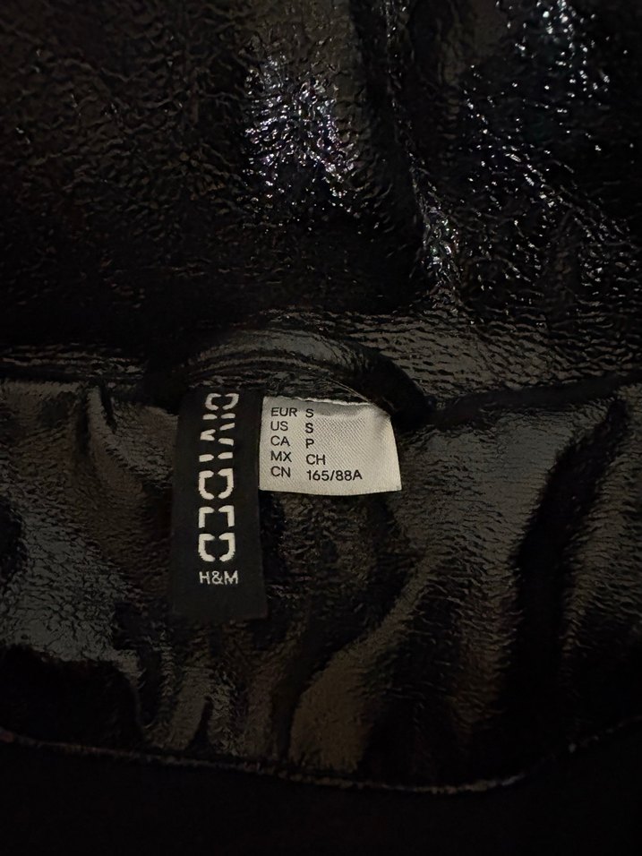 Siyah parlak mont H&M - Görsel 4