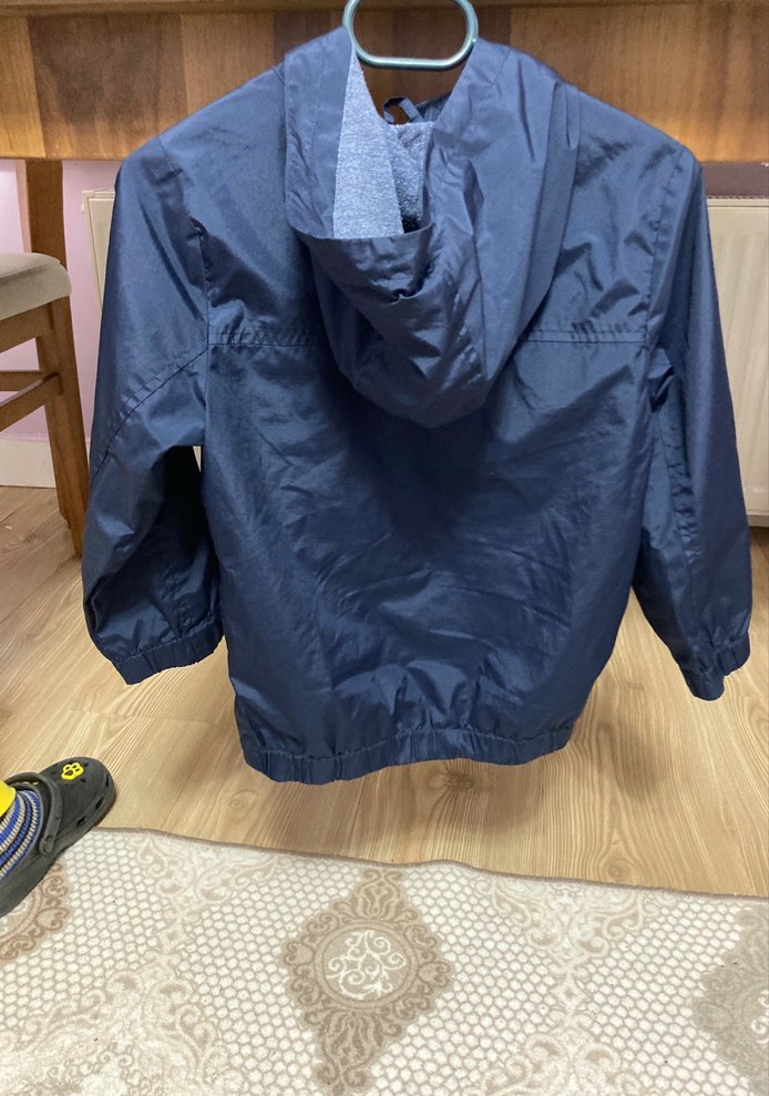 Kapüşonlu Mavi Erkek Çocuk Yağmurluk - Görsel 5