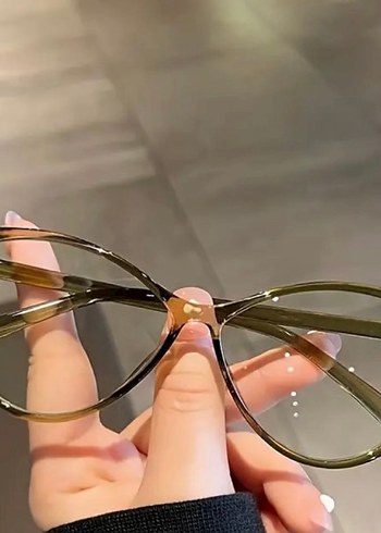Şeffaf Bej Minimalist Kadın Gözlüğü
