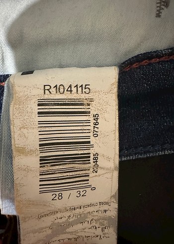 28 Beden Kadın Lacivert Kemerli Normal Paça Kot Pantolon