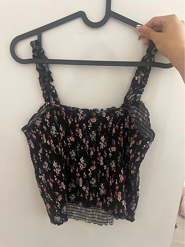Diğer siyah çiçekli crop