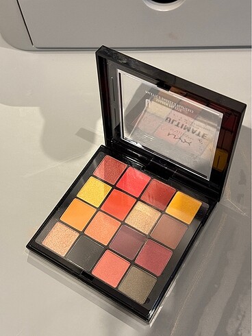 Beden NYX Ultimate Shadow Far Paleti - Phoneıx