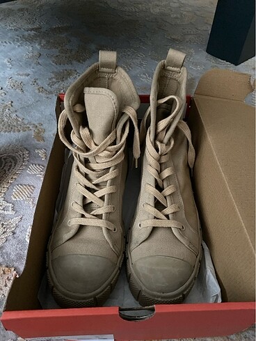 Zara converse