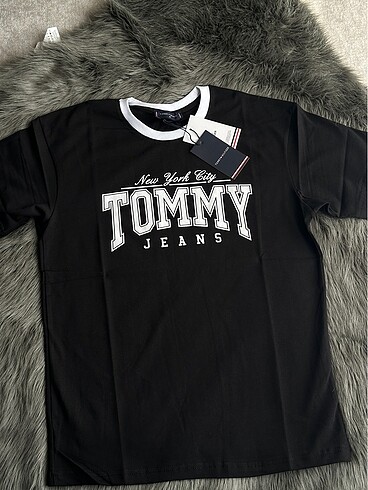 Tommy Tshirt