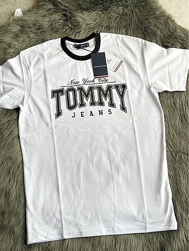 Tommy Tshirt