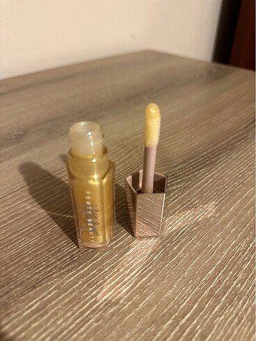  Beden altın Renk Fenty beauty