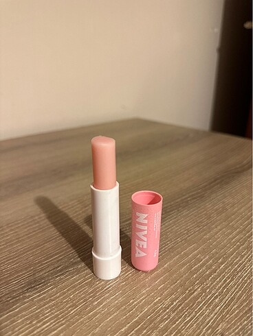  Beden Nivea lip scrub