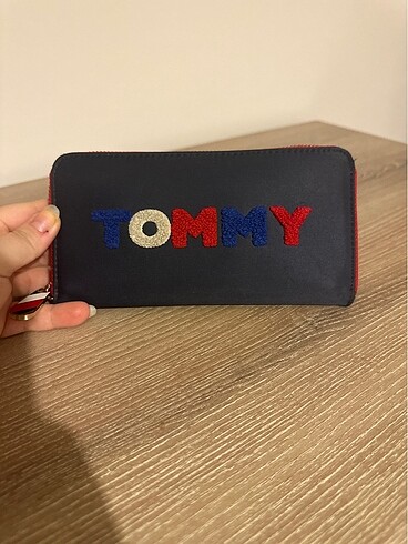 Tommy Hilfiger