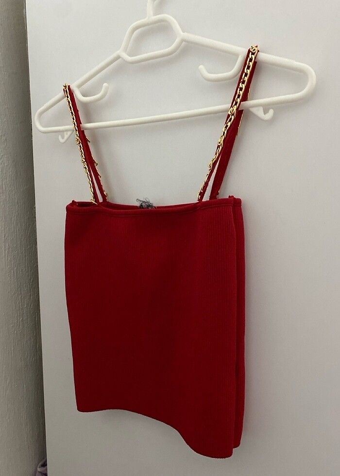 Askılı kırmızı crop - Görsel 2