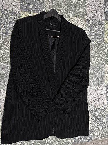 Çizgili siyah blazer