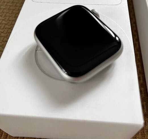 Apple Watch 4 (44 mm Çok Temiz)