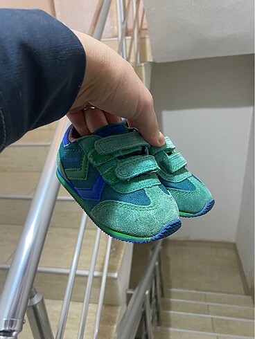 21 Beden Hummel unisex bebek ayakkabı